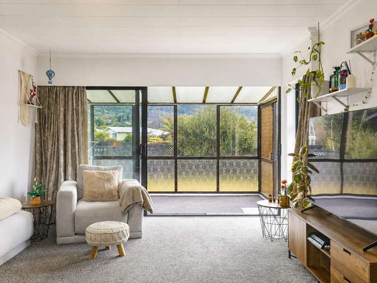 16 Joanne Crescent Pukehangi_17