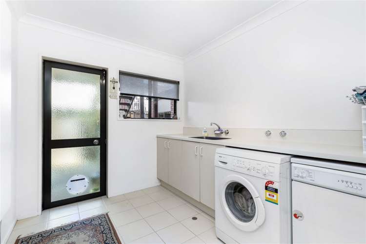 1074 River Road Queenwood_10