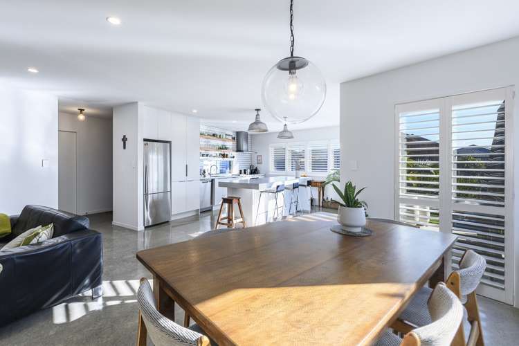 6 Kahuparere Crescent Pyes Pa_10