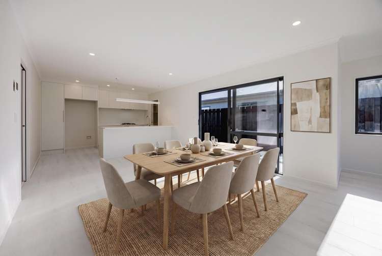 19 Whites Way_5