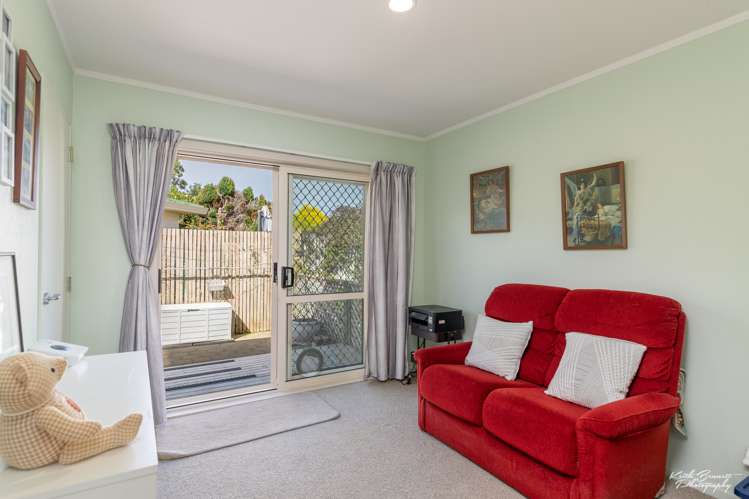 27/17 John Street Trentham_5