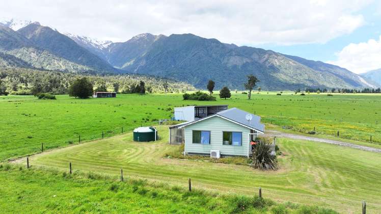1627 Whataroa Highway Whataroa_35