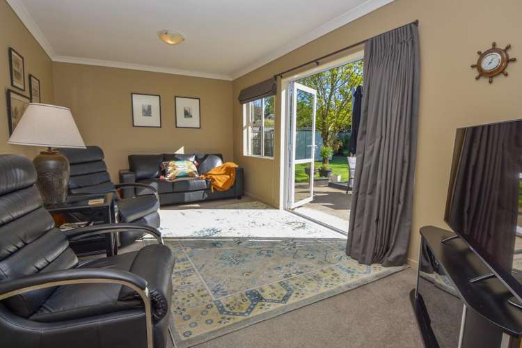 26 Deller Drive Carterton_4