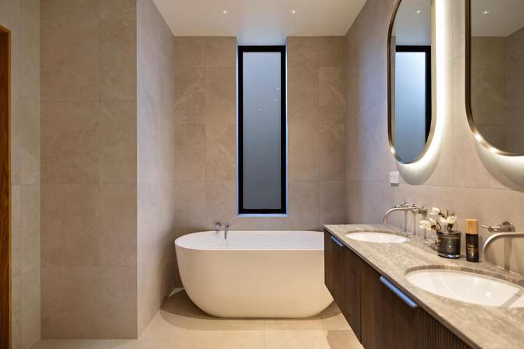 11 McKinlay Lane, Lake Tewa Jack's Point_24