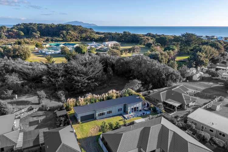 5 Byron Brown Place Otaki Beach_25