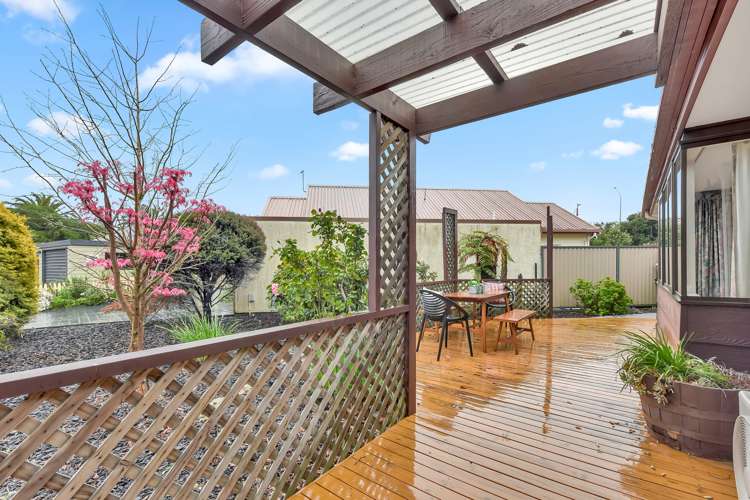 6 Helena Way The Wood_9