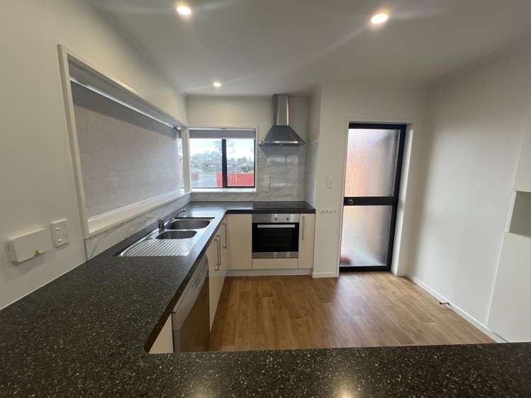 2/91 Chalmers Ave Ashburton_3