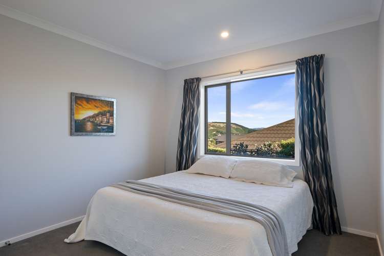 11 Paparoa Crescent Aotea_16