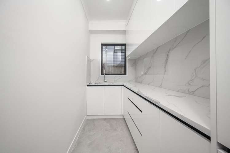 8 Rathfarnham Road Flat Bush_11
