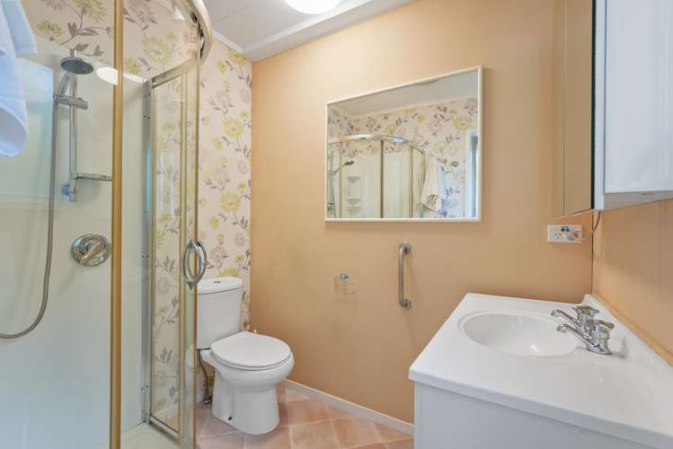 1/5 Zita Avenue Matakatia Bay_11