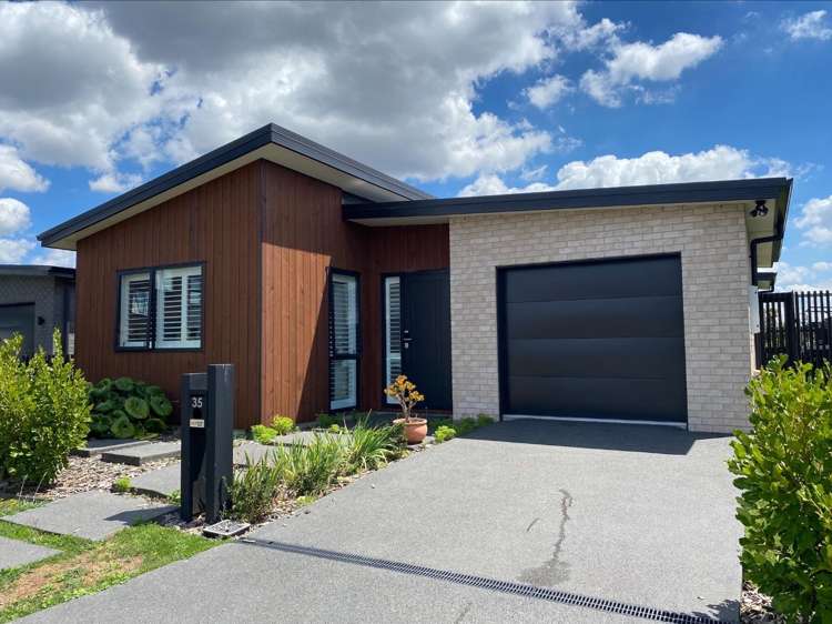 35 Ogilvie Avenue 1053_0