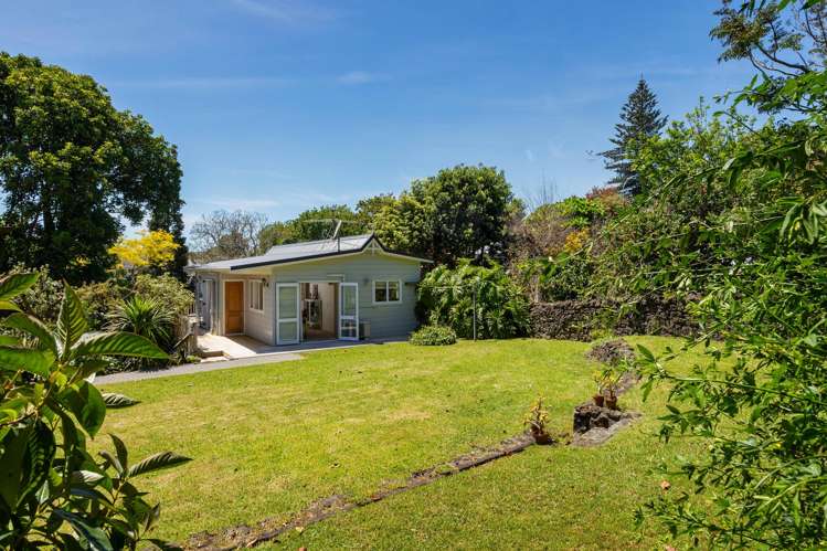 707 & 707B New North Road Mount Albert_55