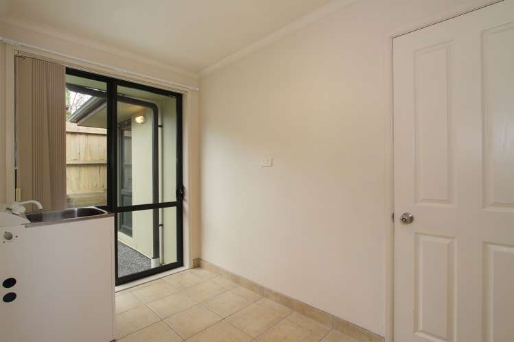 6 Thomas Hamer Place Greenhithe_15