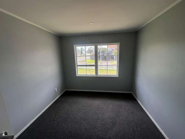 1 Iris Place 10664_4