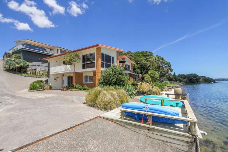 16a Crispe Road Clarks Beach_32