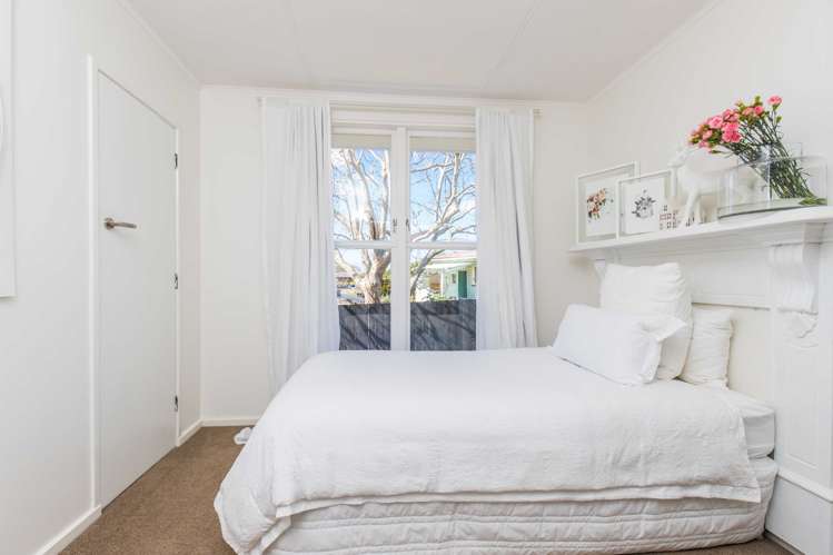 10 Kiwi Esplanade Mangere Bridge_13