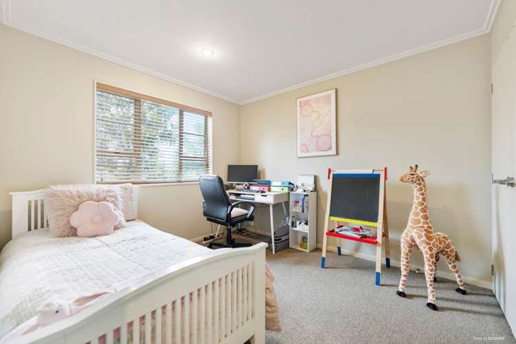 4 Soljans Place Flat Bush_17