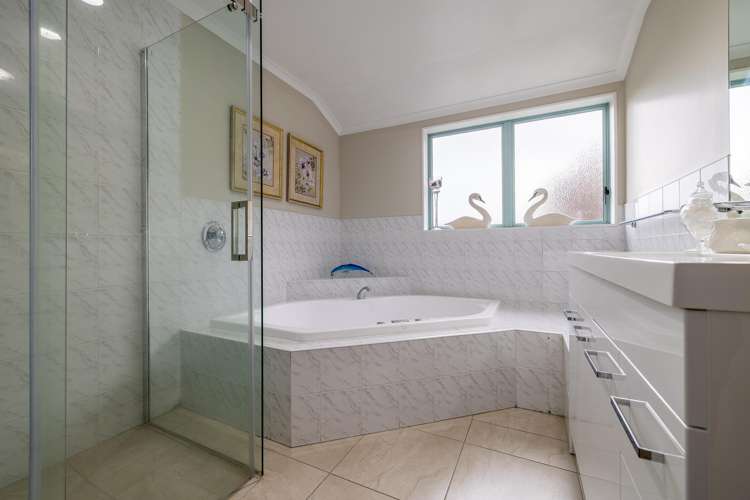 204 Racecourse Road Cambridge_16