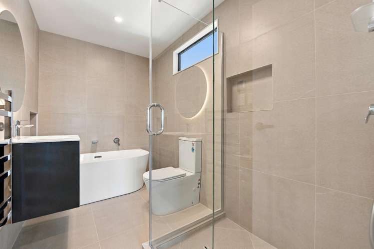 Units 1-3/48 Roberts Road Te Atatu South_8