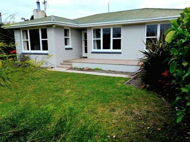 Great 3 Bedroom house in PILLANS POINT LOCATION