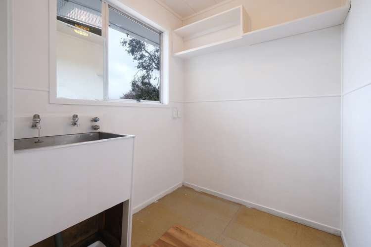 6 Aquarius Avenue Glen Eden_15