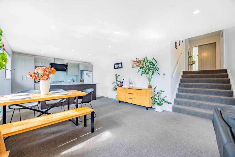 37 Bernard Magnus Lane Greenhithe_9