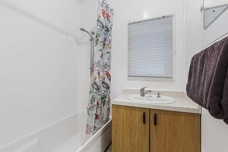 2 Turakina Street Merrilands_10