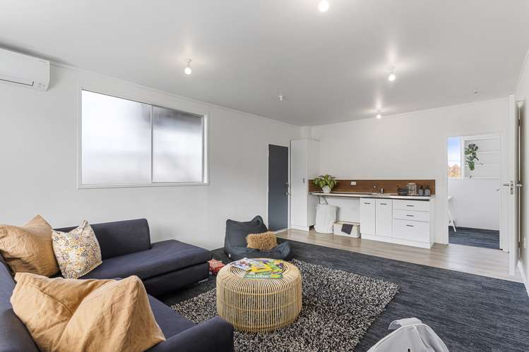 69 Chivalry Road Glenfield_12