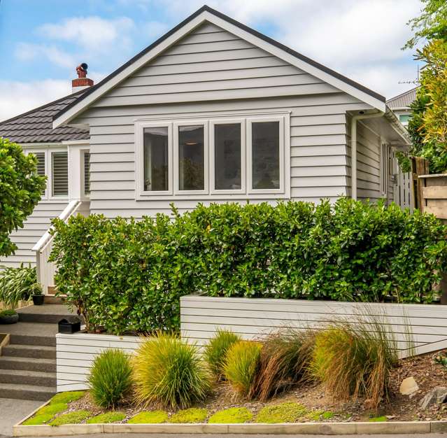 ENVIABLE CHARACTER - MODERN COMFORT