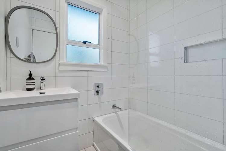 79 Astley Avenue New Lynn_12