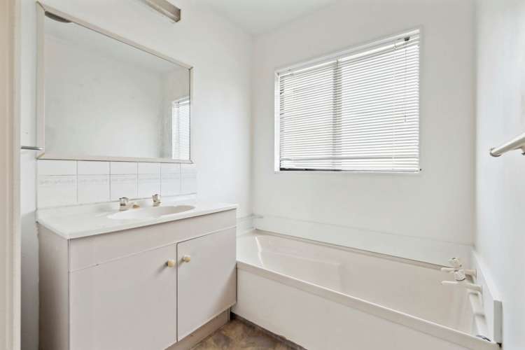 2/18 Binsted Road New Lynn_7