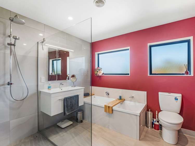 32 Somerset Crescent Highbury_18