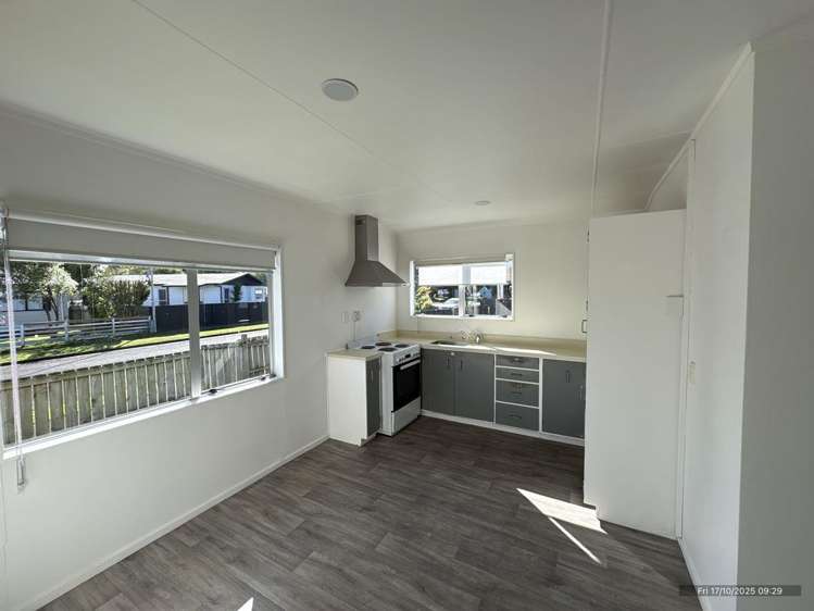 14 Guy Avenue 10516_1