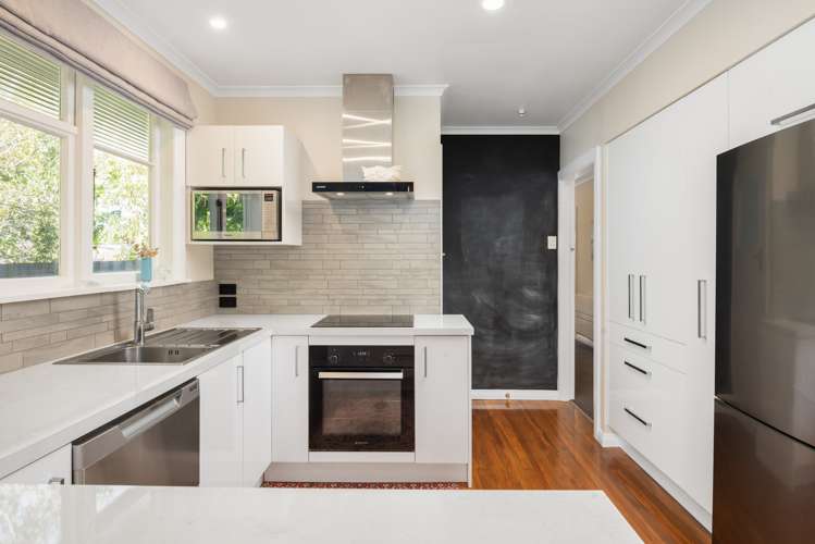 4 Edinburgh Crescent Redwoodtown_6