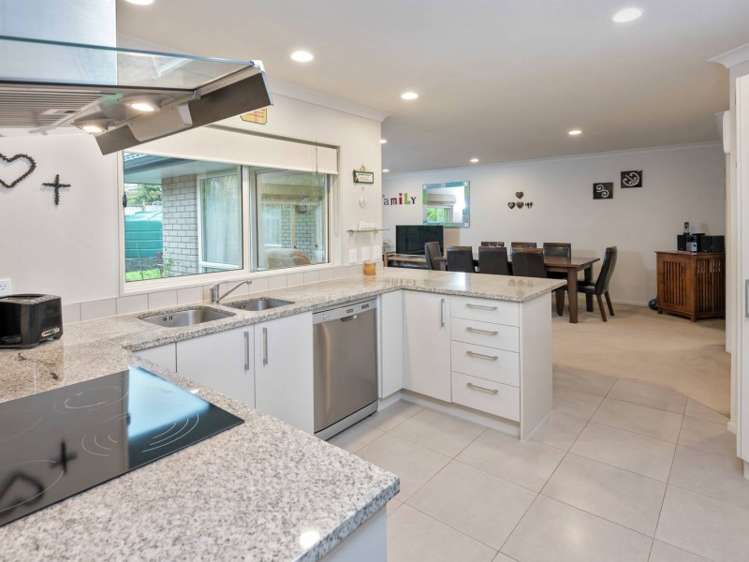 44 Pine Harbour Parade Beachlands_7