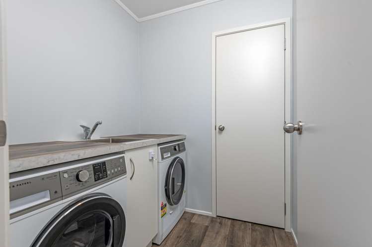 4 John F Kennedy Drive Milson_13