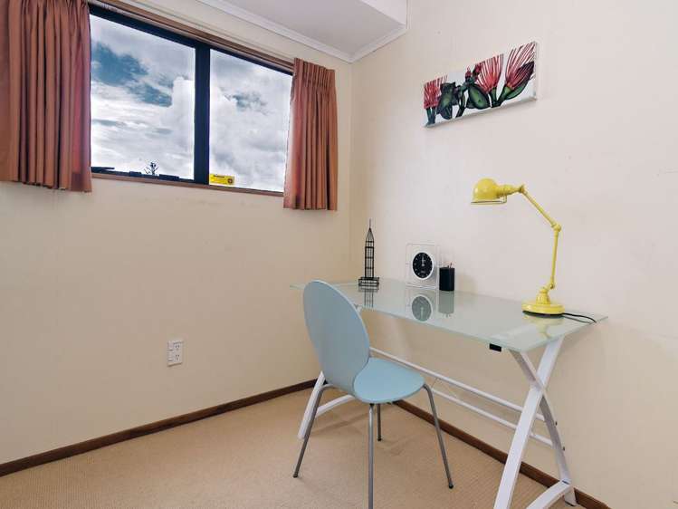 6 Central Park Drive Te Atatu South_17