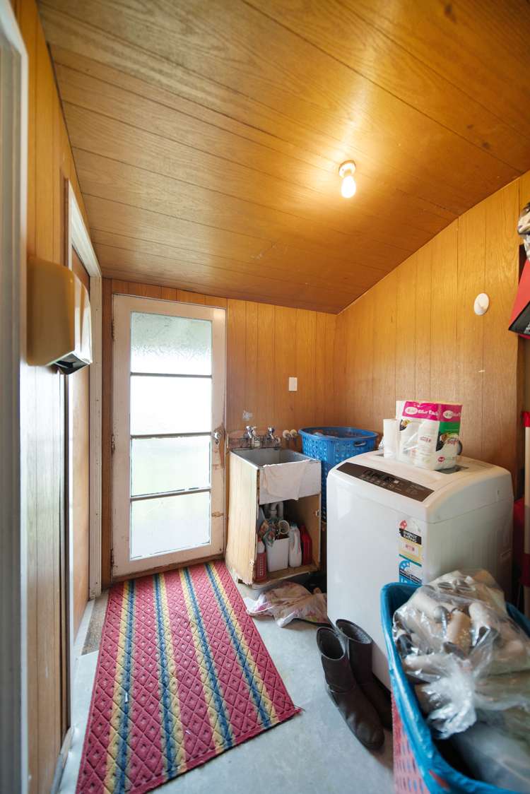 77 Flat Bush Road Clover Park_10