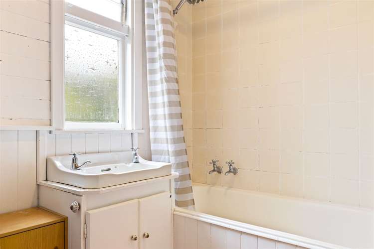 64 Sandwich Road Beckenham_10