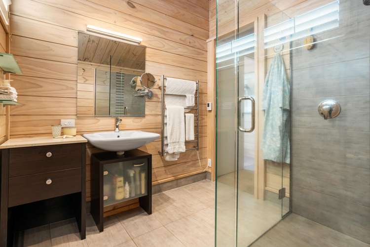 122 Motu Capri Pauanui_12