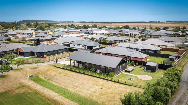 17 Cedric Place Darfield_13