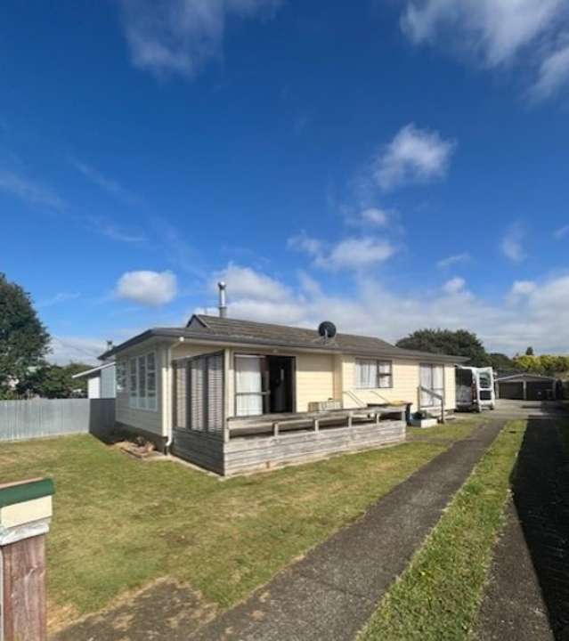 DANNEVIRKE - THREE BEDROOMS