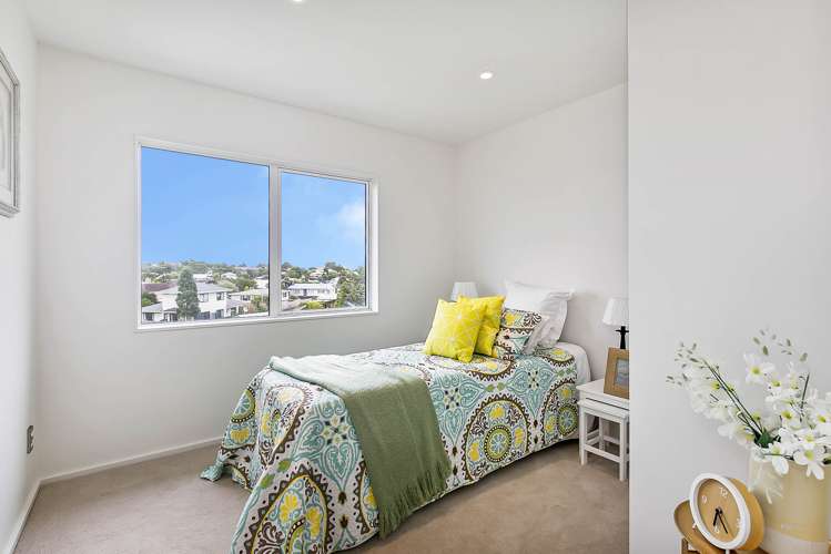 71 Bordeaux Parade Te Atatu South_14