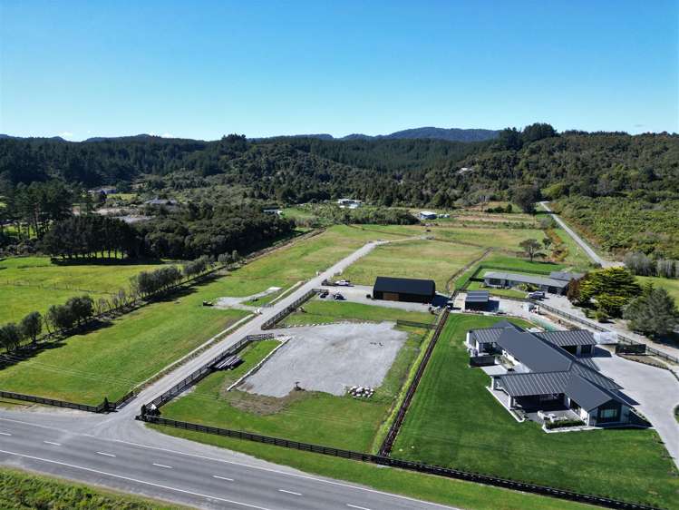 249 Coulson Road Paroa_14