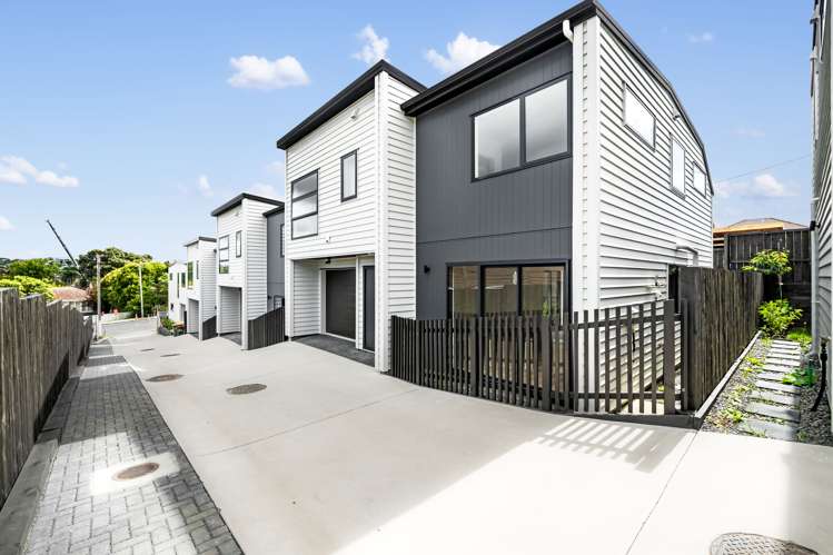 82B White Swan Road_0