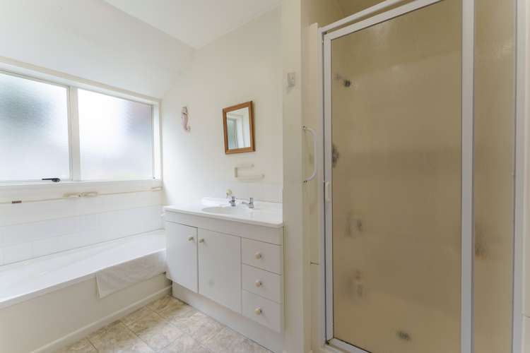 17 Seascape Gardens Bromley_9