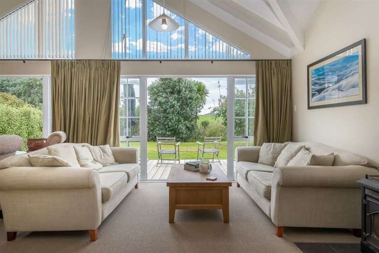 49 Lloyd Drive Wainui_8