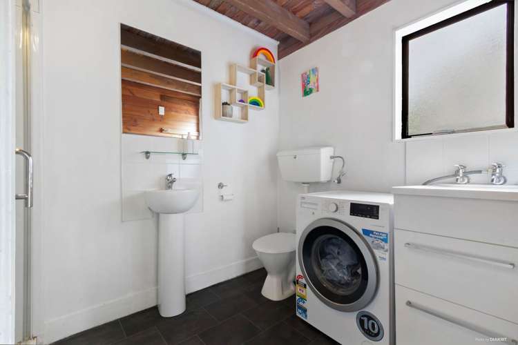 2/55 West Coast Road Glen Eden_5