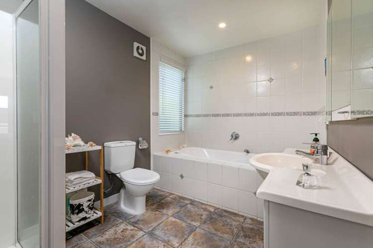 17 Asbury Crescent Campbells Bay_29