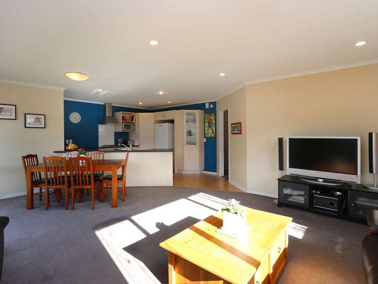 19 Woodland Grove Wainuiomata_8